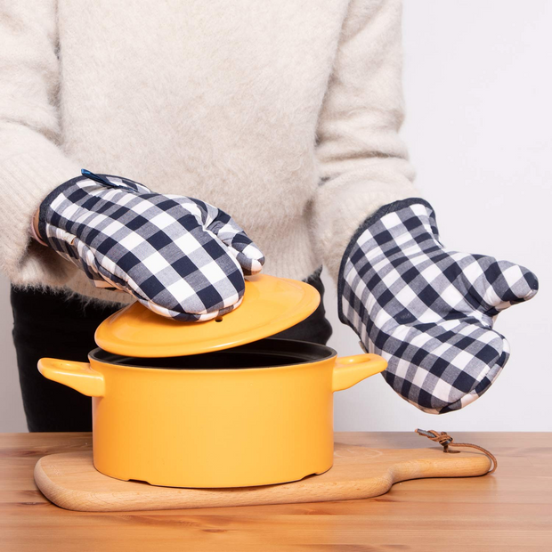 The Curious Cooks Pot Holder & Oven Mitt Set